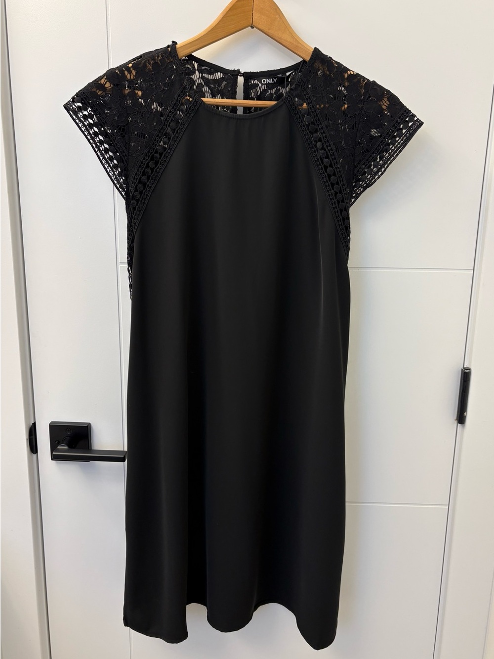 ONLY Black Lace Cap-Sleeve Shift Mini Dress